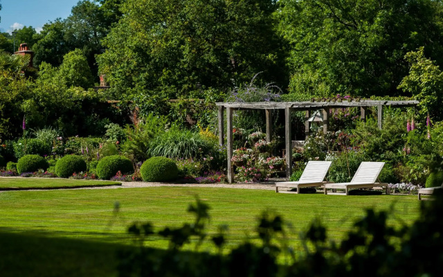 Summer Lodge Country House Hotel