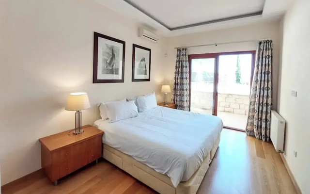 Aphrodite Hills Superior Villa 0100
