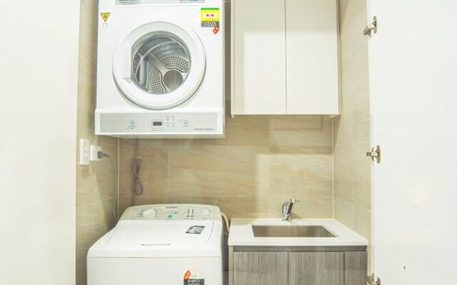 Cozy Studio Near Eastvilliage Shopping Center