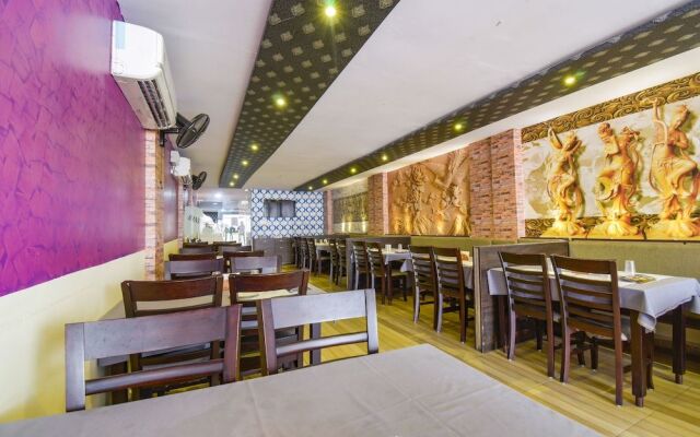 FabExpress Relax Residency