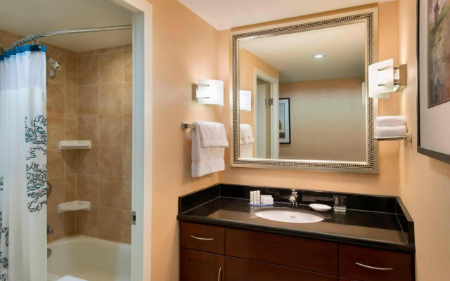 Residence Inn by Marriott Toronto Downtown / Entertainment District