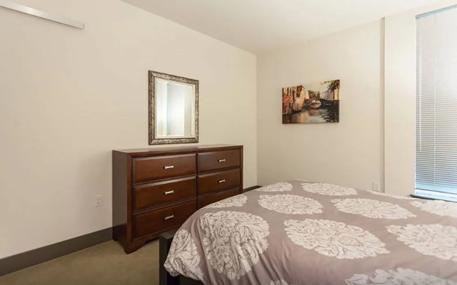 Waterfront Modern Studio Rooftop Views