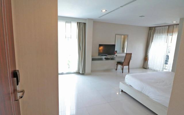 Nida Rooms Ratchathewi Makkasan Silver