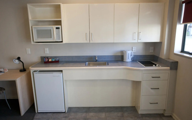 Aubyn Court Spa Motel