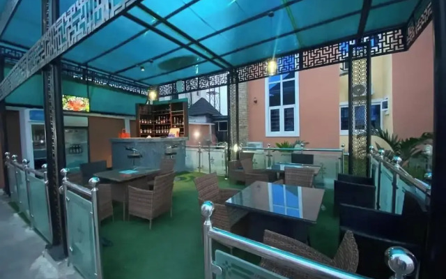 Amanda Apartment and Suites