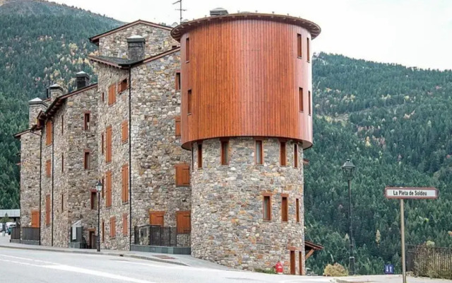 Luxury Apartment Llops HUT-7760 , 5 pax