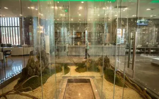 Miluo Metropark Eco Resor Hotel