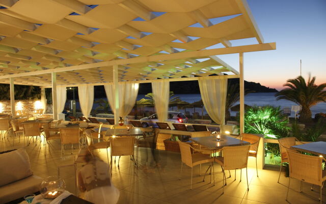Blue Harmony Hotel