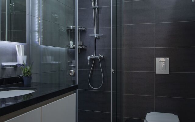 ZUR Studios & Suites