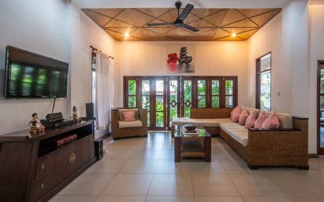 Villa Este, Seminyak