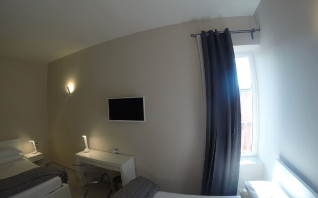 Up Hotel