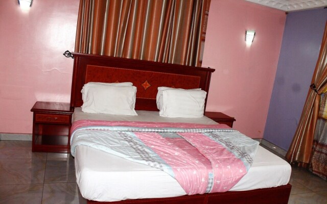 Row Hotel & Suites