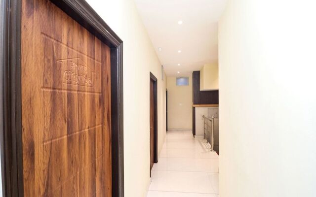 OYO 18377 Hotel New City Top