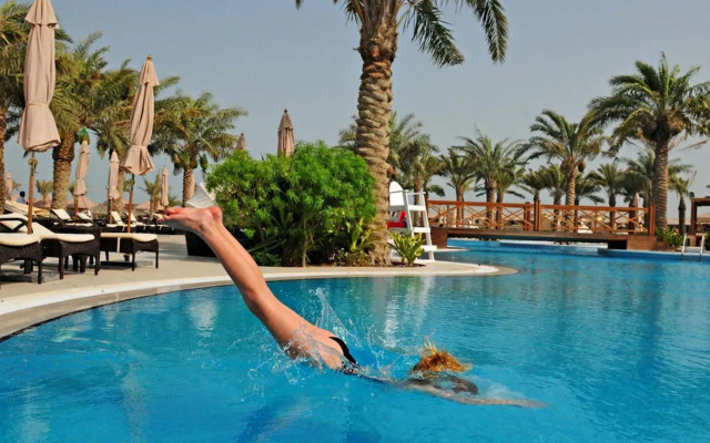 Al Bander Hotel & Resort