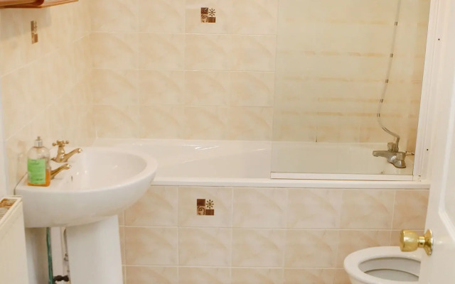 Da Vinci Guest House Gatwick