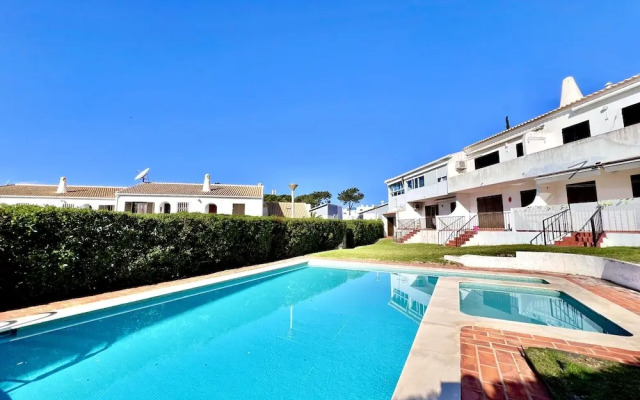 Quarteira Classic 2 With Pool by Homing