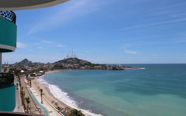 Hotel Playa Marina