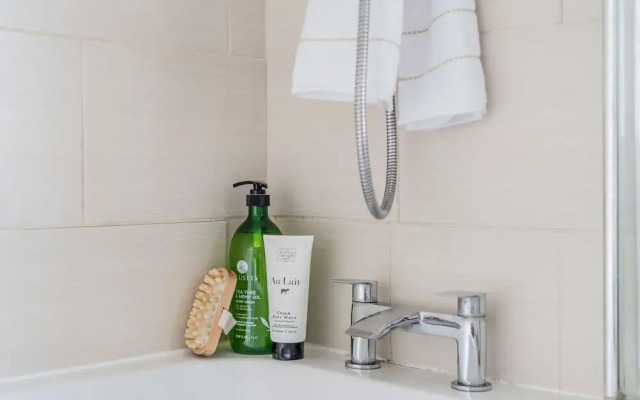 Host Stay The Haven at Church Road