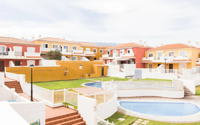 Lovely&Sunny Apartament Near Poris Beach