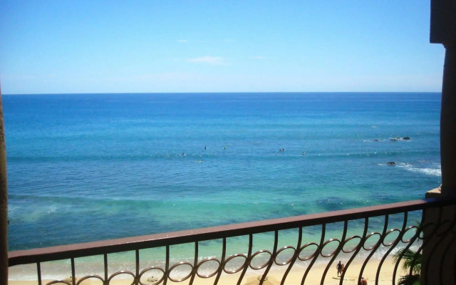 Beachfront Las Olas 2bdr Condo