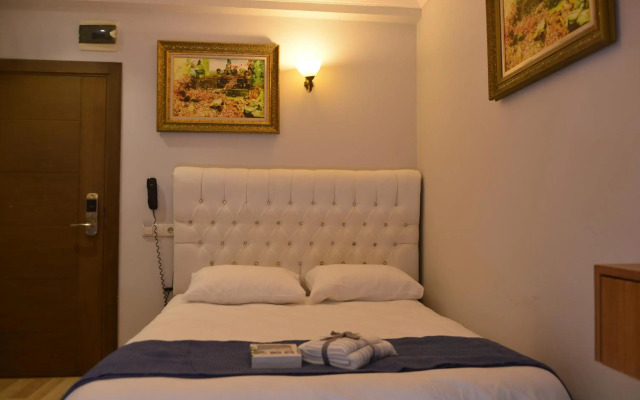 Pure Diamond Hotel