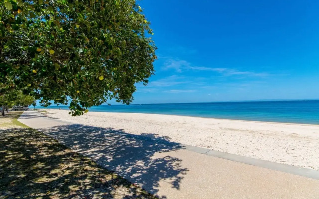 First Floor, Air Conditioned, Free Wi-fi!