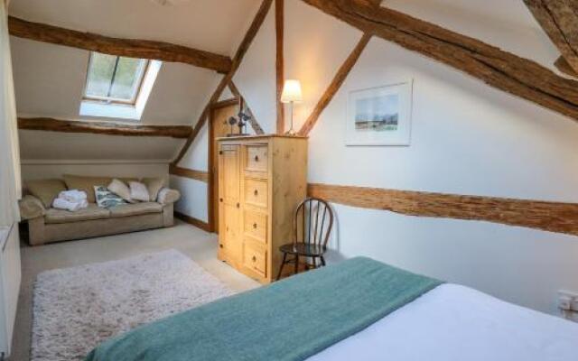 Hendre Bach Barn