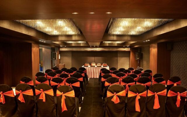 Hotel The Golden Oak Central by Citrus Prime