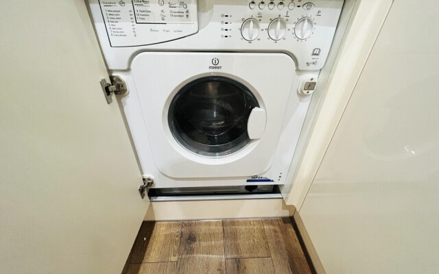 1-bed Apartment in Ealing, 3 Mins From Station