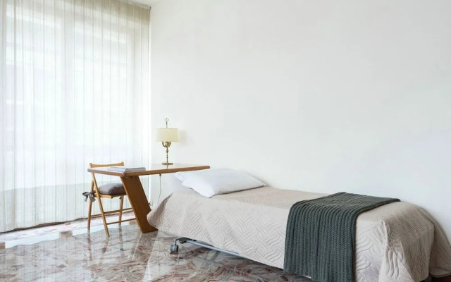 Piazza Cavour Lake View