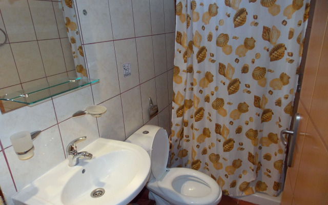 Nikos Apartments