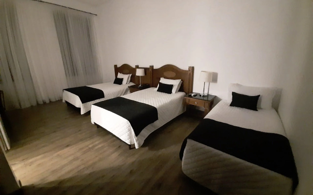 Johnscher by SJ - San Juan Curitiba