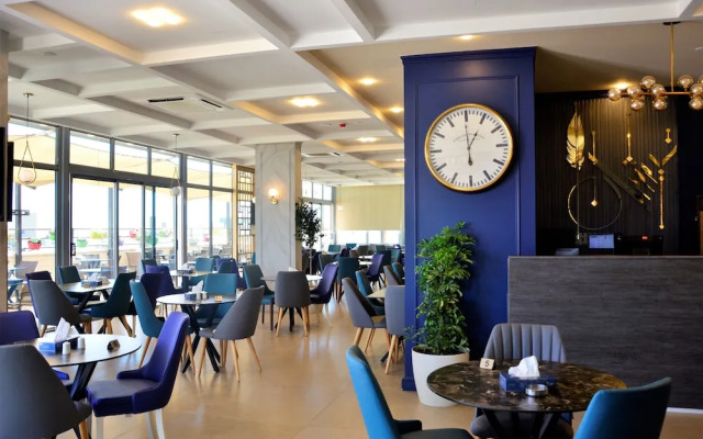 Nishan Hotel