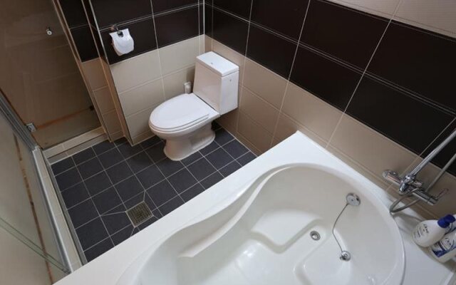 Goodstay Bandi Hotel