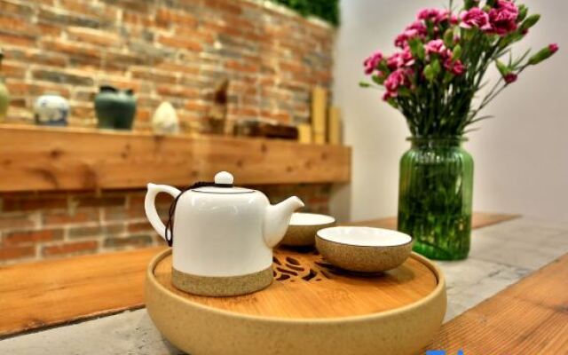 Wuzhen Yuyin Courtyard Design Hotel (South Gate of Xizha Scenic Area)