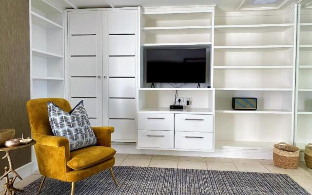 Clifton YOLO Spaces – Clifton Mansion Villa