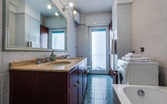 Large Bright Flat 15 Mins From Castel Sant'angelo