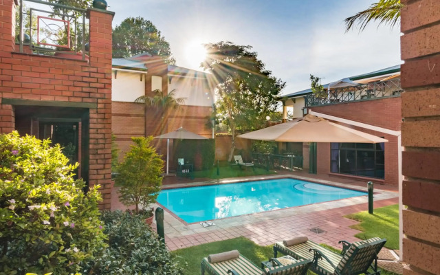 Courtyard Hotel Rosebank