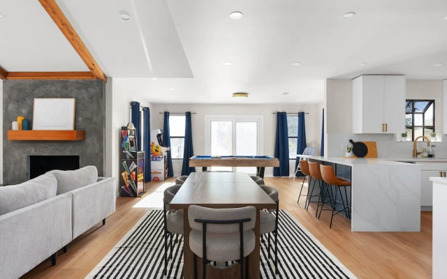 Charming Modern Retreat in Austin