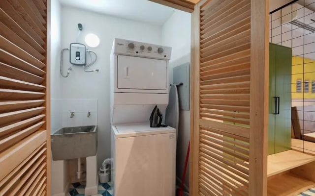 w Comfy Loft in Santa Ana