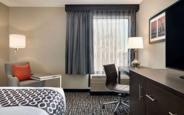 La Quinta Inn & Suites by Wyndham St Louis Route 66