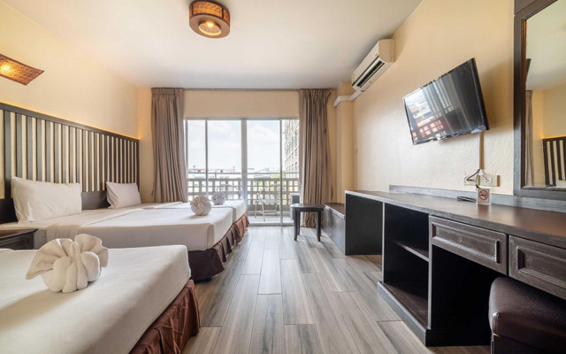 Sunday JA Plus Hotel