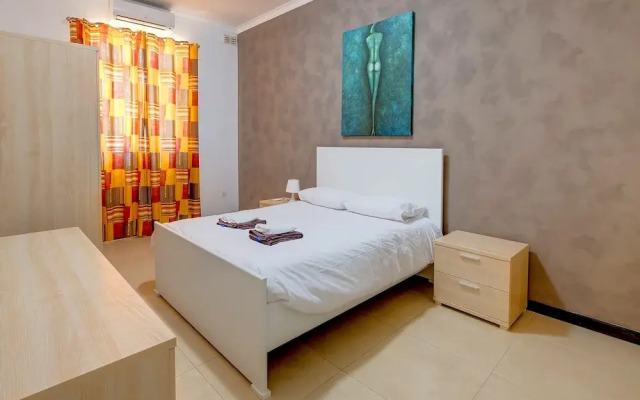 Modern 2 Bedroom Maisonette in Central Sliema