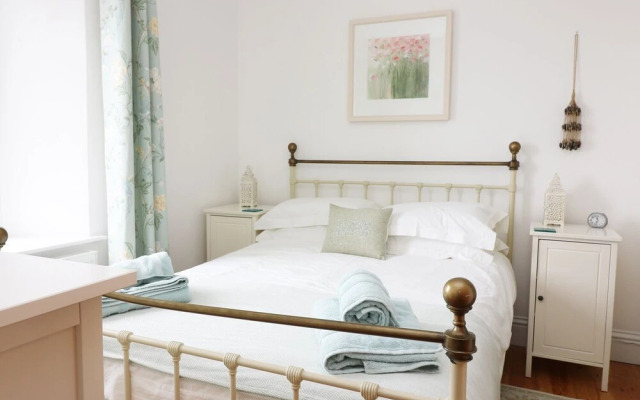 4 Coastguard Cottages