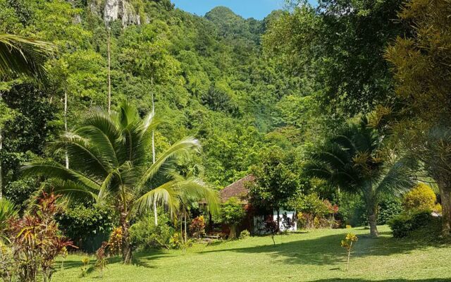 Phanom Bencha Mountain Resort