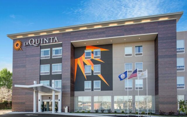 La Quinta Inn And Suites Dulles Airport