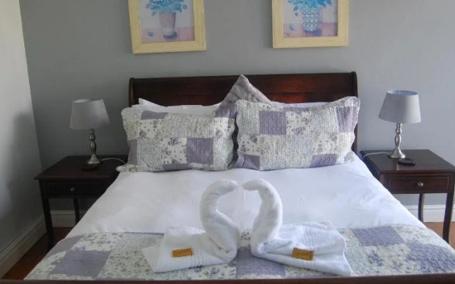 Riverside de Charmoy Estate Guest House