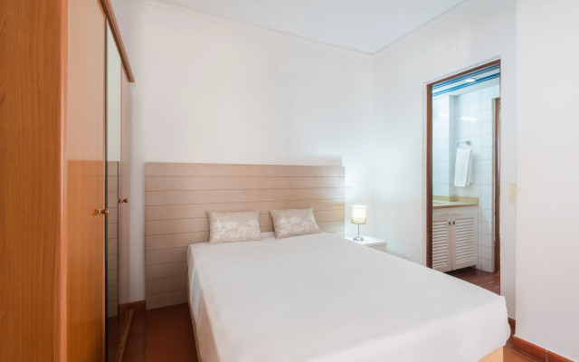 Marina Plaza - Apartments
