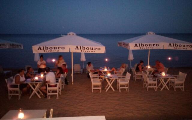 Albouro Seafront Apartments