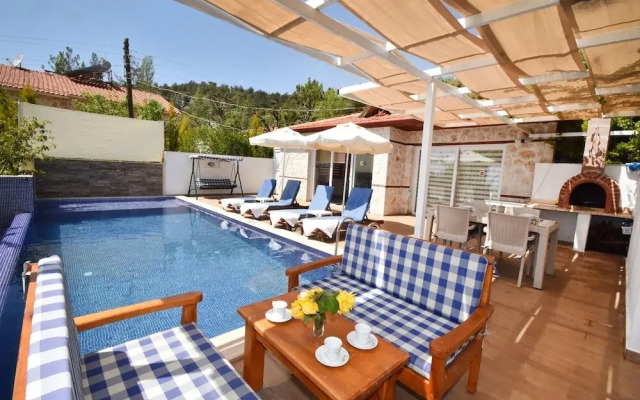 Villa Begum by Helaltatilvillari